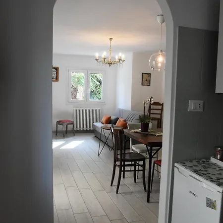 Daire Casa Iride, Con Grazioso Giardino